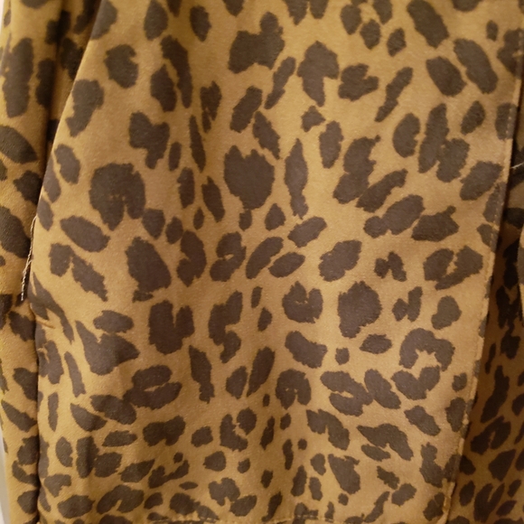 A New Day Women's Flowy Cheeta Print Shorts - Picture 5 of 8
